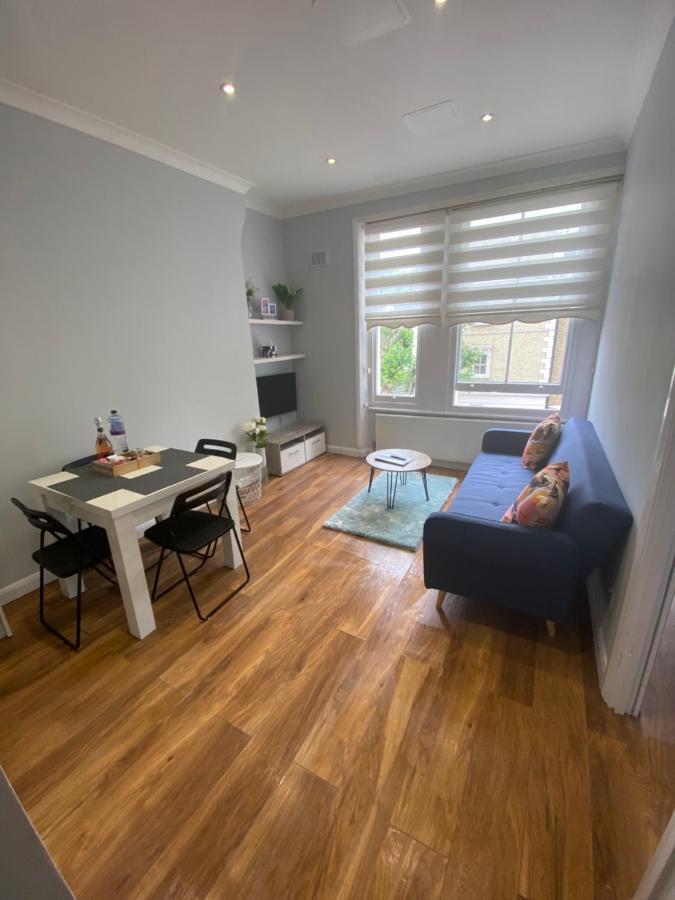 Stunning 2 Bed Flat In Ladbroke Grove Lägenhet London Exteriör bild