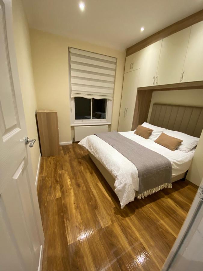 Stunning 2 Bed Flat In Ladbroke Grove Lägenhet London Exteriör bild